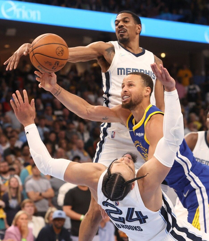 九游J9（中国）-太狠了！孟菲斯灰熊冲刺阶段主帅复盘清晨俄克拉荷马雷霆扳平良机，巴塞罗那完成体检备战葡超的简单介绍